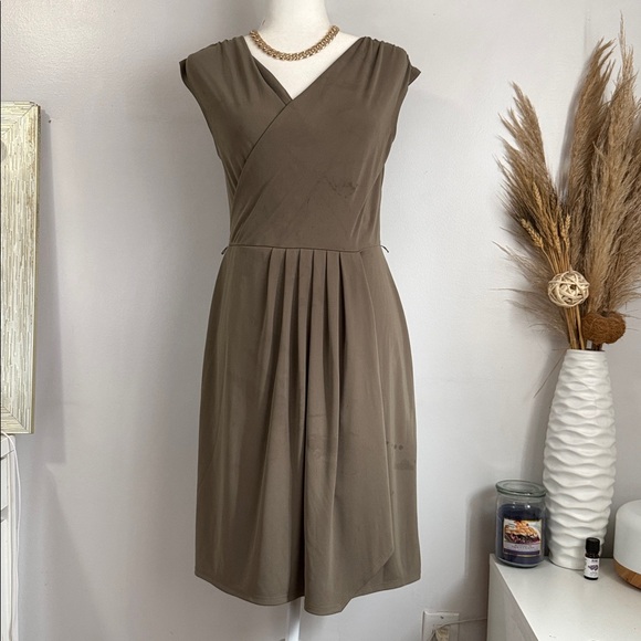 Anne Klein Dresses & Skirts - Anne Klein Sleeveless Sage Green Knit Top